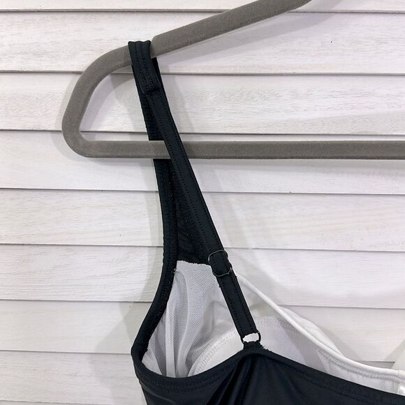 Venus One Piece Swimsuit Size 14 - Picture 6 of 11